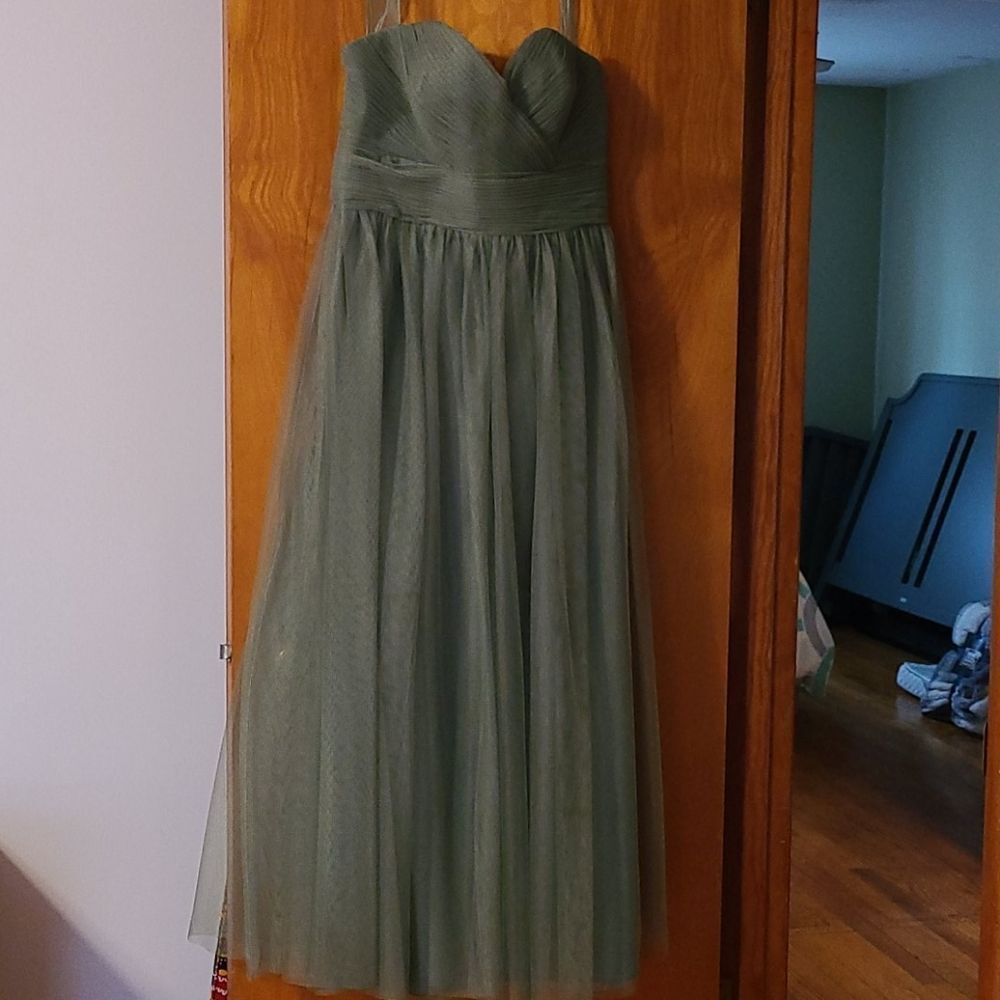 👩 ladies bridesmaids green beautiful dress